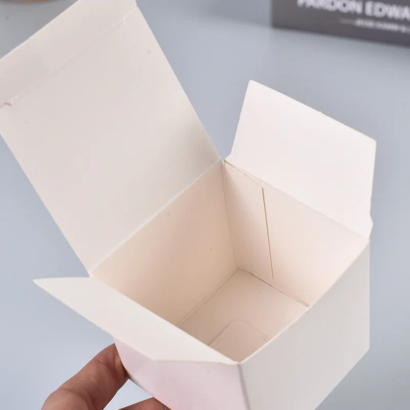 100pcs 5x5x5/6x6x6/7x7x7/8x8x8 - Event Party Box 评论和价格